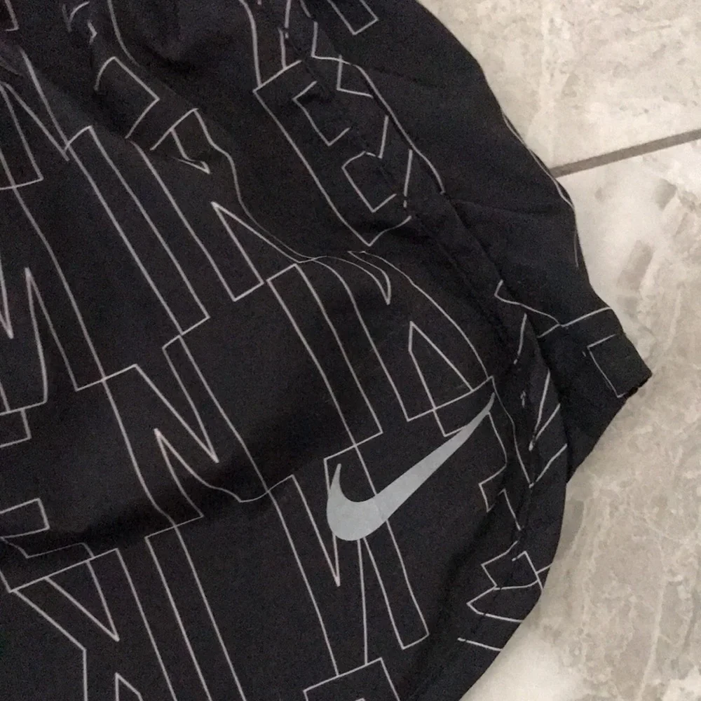 Nike Women's Run Division Tempo Black Reflective Shorts | M